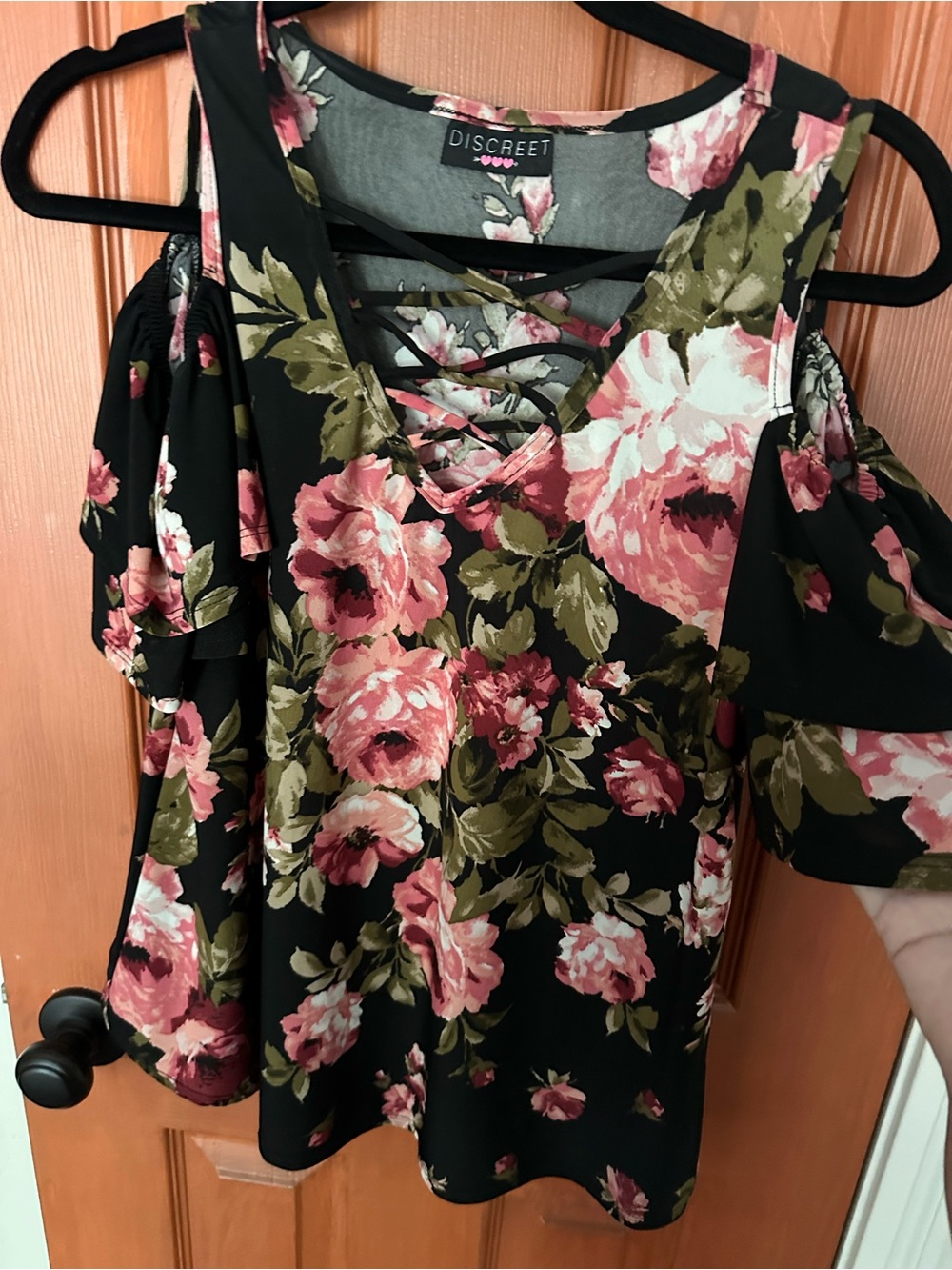 Discreet Black Floral Cold-Shoulder Blouse with Pink Rose Print